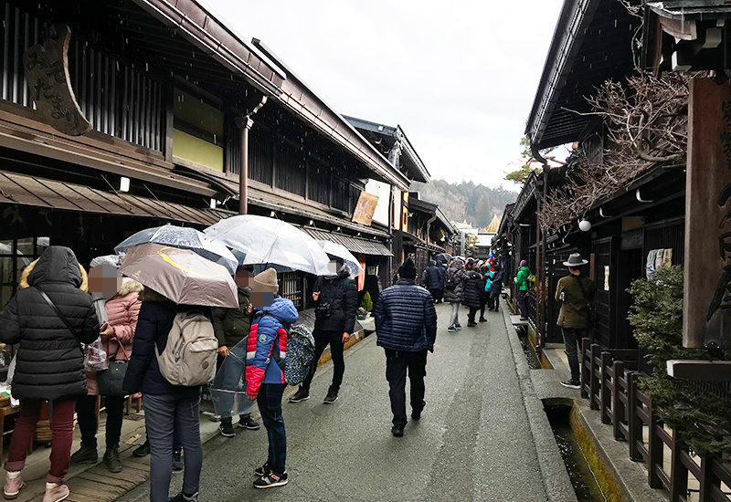 高山市 古い町並 国選定重要伝統的建造物群保存地区 混雑