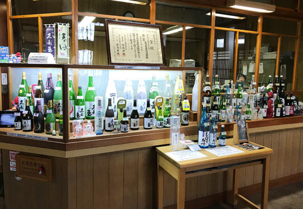 高山 久寿玉 平瀬酒造店 店内