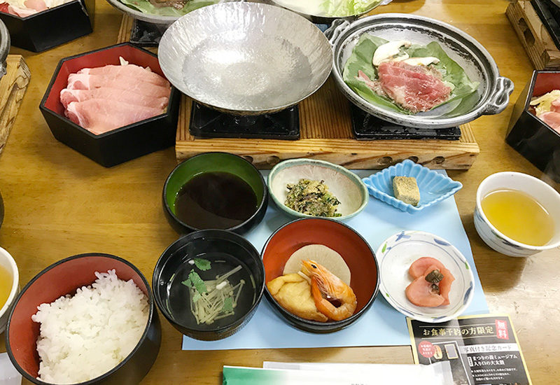 飛騨高山 まつりの森 昼食 飛騨牛朴葉味噌＆飛騨豚しゃぶしゃぶ御膳